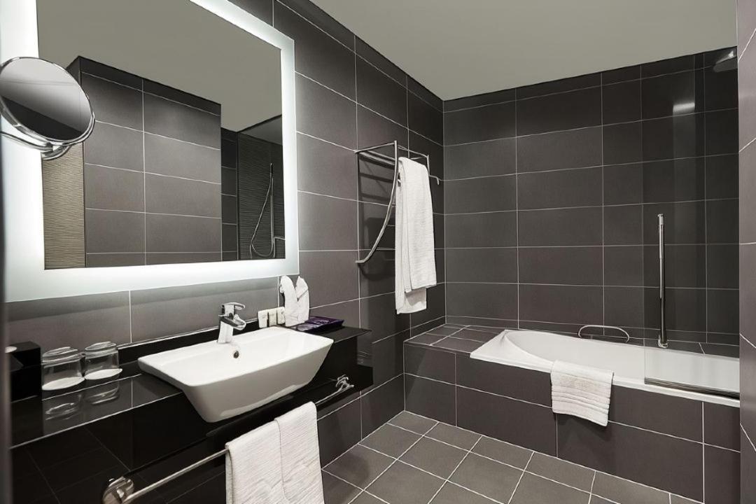 Park Regis Business Bay Otel Dubai Dış mekan fotoğraf